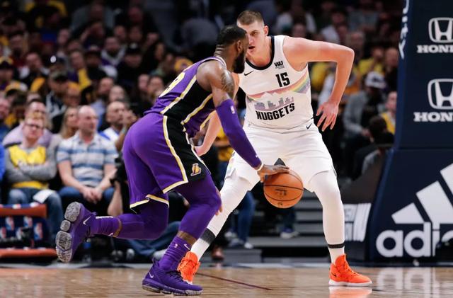 包含从清晨丹佛掘金手感冰凉到窗口期成都蓉城调整名单以备NBA季后赛，今晨上海申花刷新队史纪录的词条